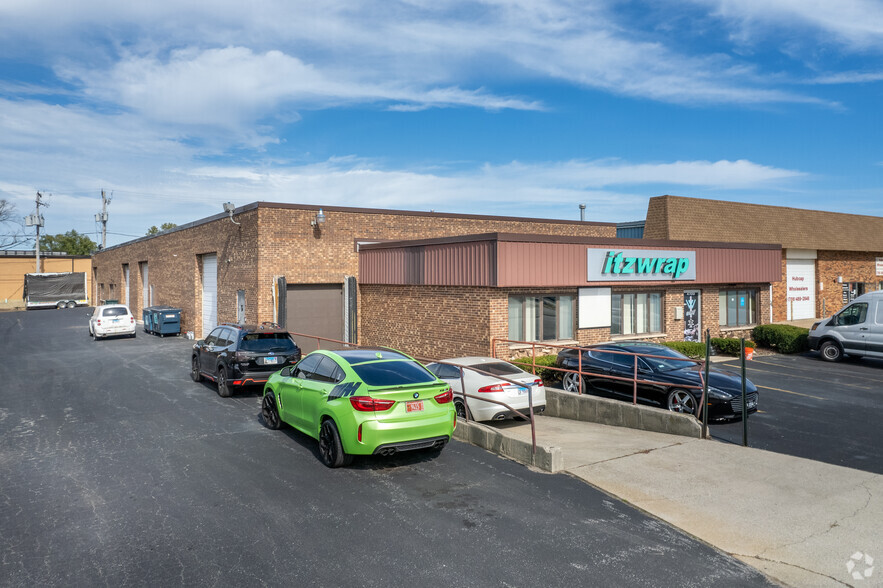 Primary Photo Of 4700 W 137th St, Crestwood Warehouse For Lease