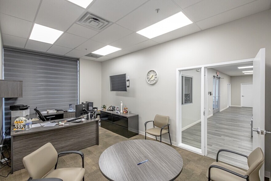 More Photos Of 1207 Beltway Pky, Laredo Warehouse For Lease