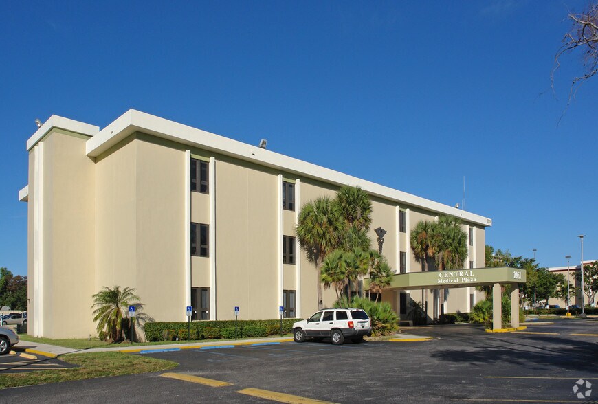 Primary Photo Of 2951 NW 49th Ave, Lauderdale Lakes Medical For Lease