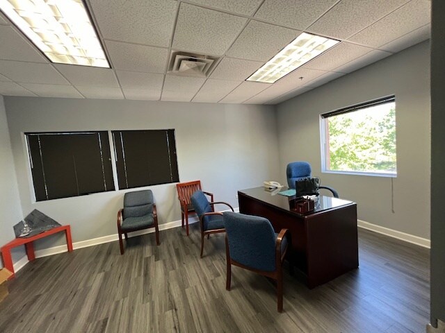 More Photos Of 1530 N Randall Rd, Elgin Medical For Lease