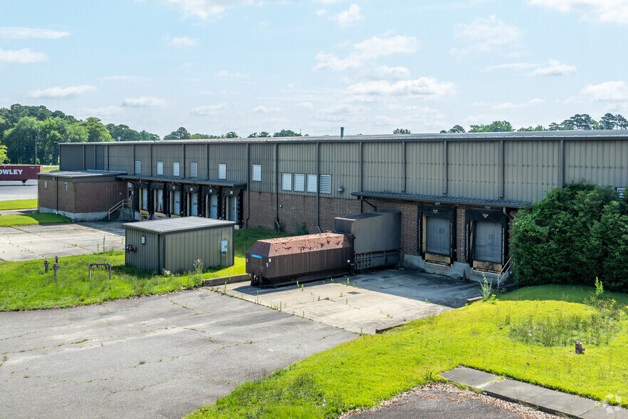 More Photos Of 719 Dunn Rd, Fayetteville Warehouse For Sale