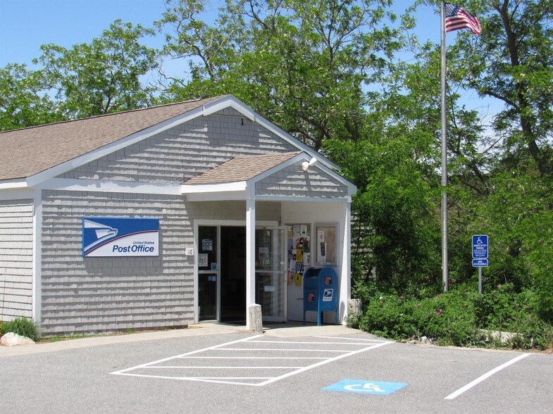 More Photos Of 14 Truro Center Rd, Truro Freestanding For Lease