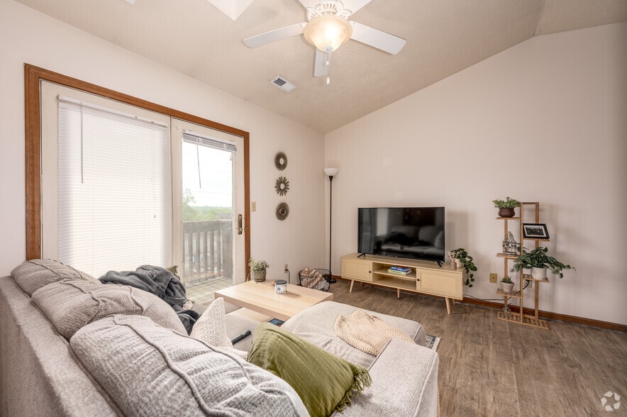 More Photos Of 400 S Grant St, West Lafayette Apartments For Sale