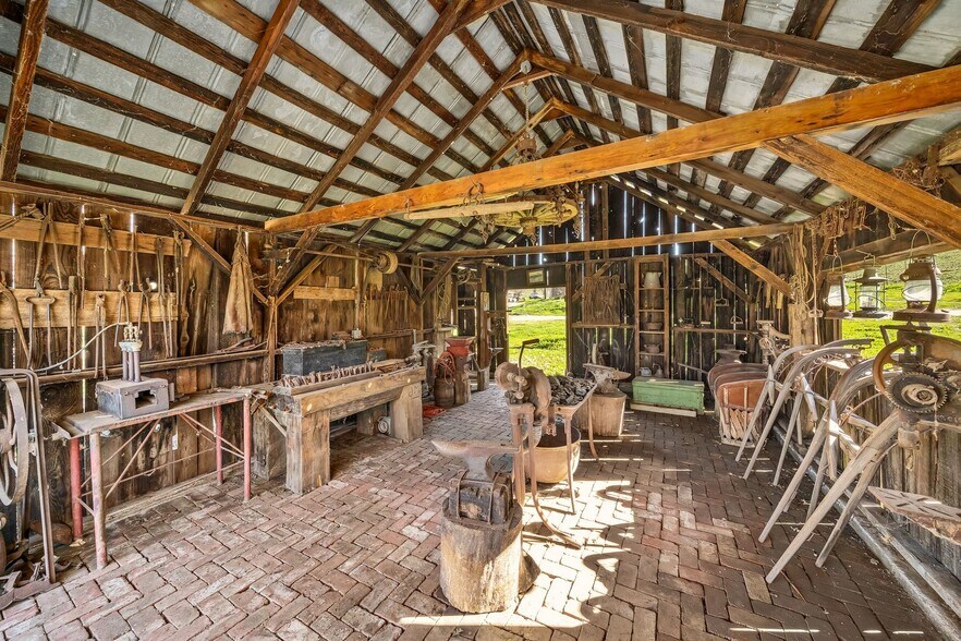 More Photos Of 535 Calf Canyon Hwy, Creston Winery Vineyard For Sale