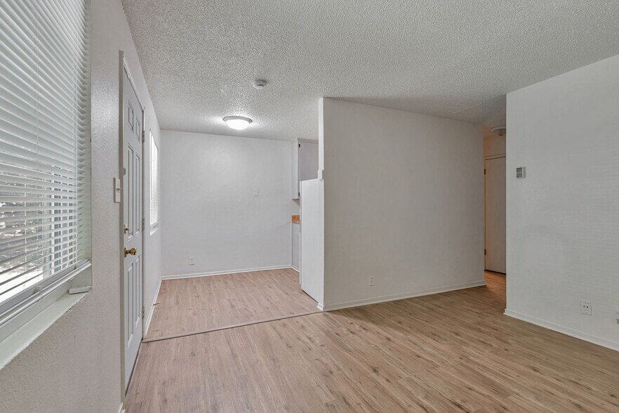 More Photos Of 360 N Calaveras St, Fresno Apartments For Sale