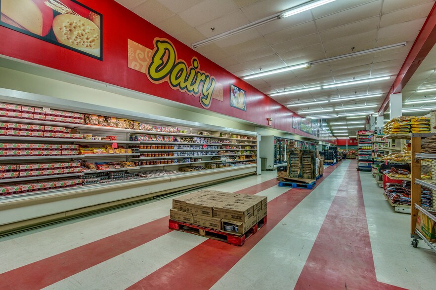 3020 NW 16th St, Oklahoma City, OK 73107 Supermarket For Sale