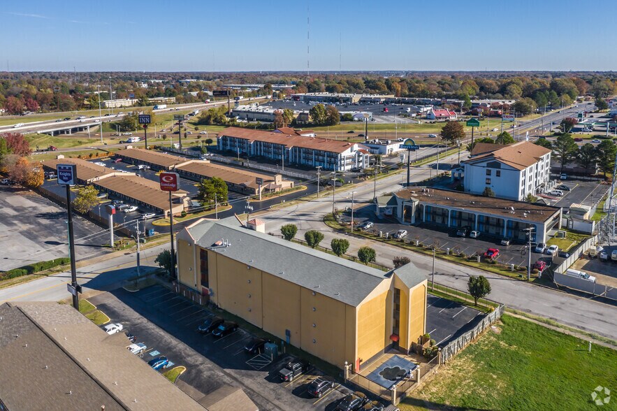More Photos Of 6045 Macon Cv, Memphis Hotel For Sale