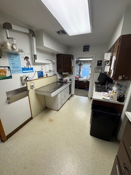 More Photos Of 7439 Tyler Blvd, Mentor Veterinarian Kennel For Sale