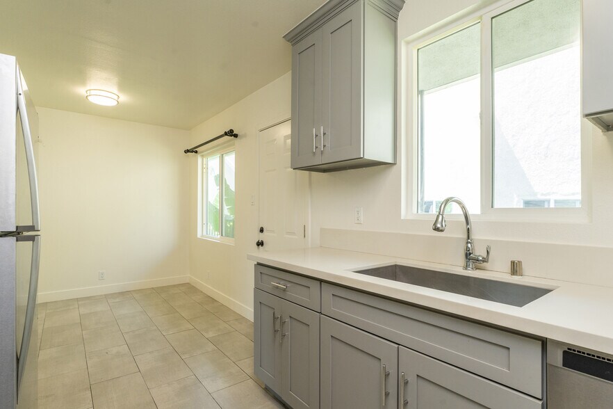 More Photos Of 4309 W Adams Blvd, Los Angeles Apartments For Sale