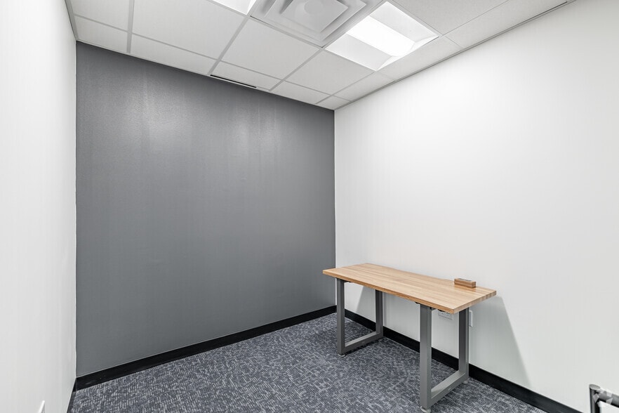 More Photos Of 7550 W Interstate 10, San Antonio Office For Lease