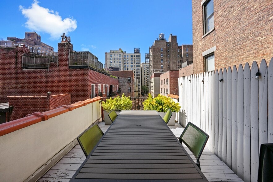 More Photos Of 489 West End Ave, New York Apartments For Sale
