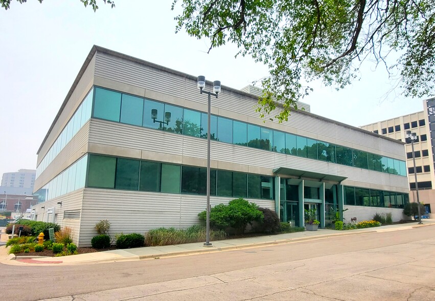 Primary Photo Of 100 Park Ave, Rockford Office For Lease