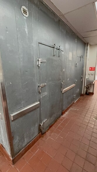 More Photos Of 3702 SW Military Dr, San Antonio Fast Food For Lease