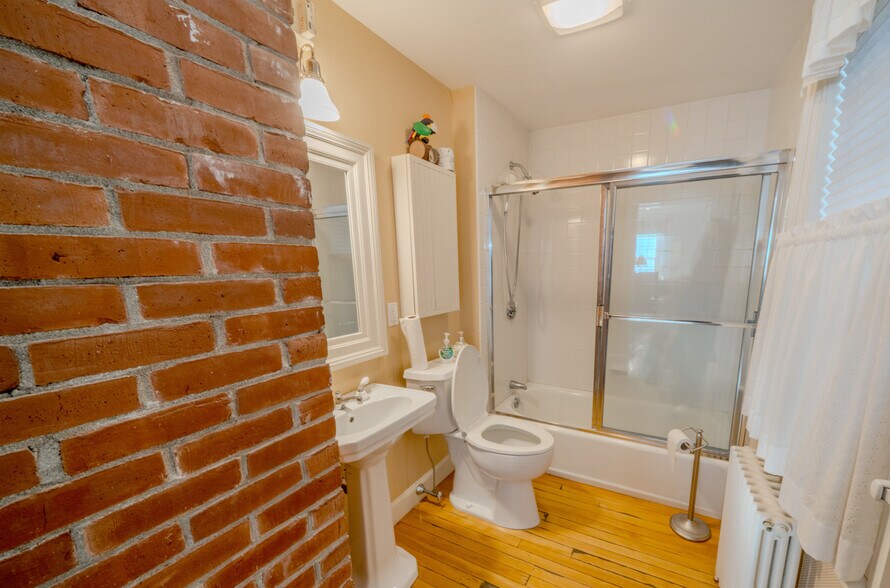 More Photos Of 73 Elm St, Camden Office For Sale