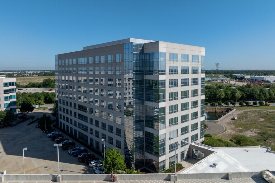 More Photos Of 5775 N Sam Houston Pky W, Houston Office For Lease