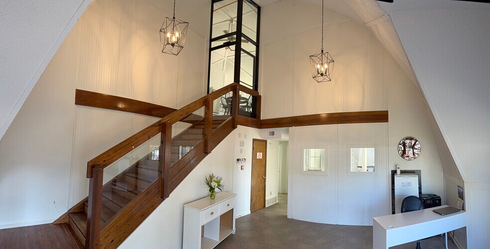 More Photos Of 538 S Center St, Collierville Office For Sale