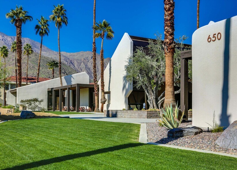 More Photos Of 650 E Tahquitz Canyon Way, Palm Springs Office For Lease