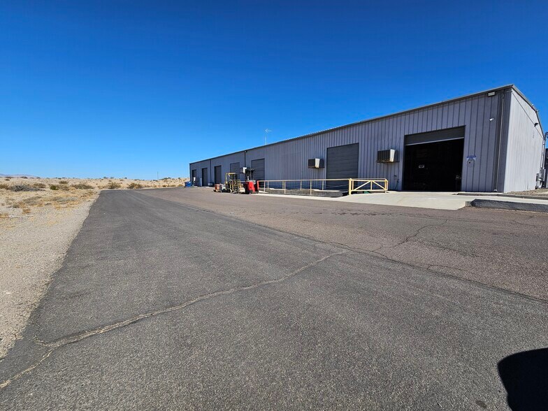 More Photos Of 4081 S Arcadia Ln, Fort Mohave Warehouse For Lease