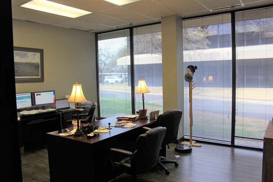 More Photos Of 3300 N A St, Midland Office For Lease