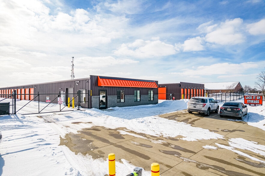 More Photos Of 2851 Business Pl SE, Massillon Self Storage For Sale