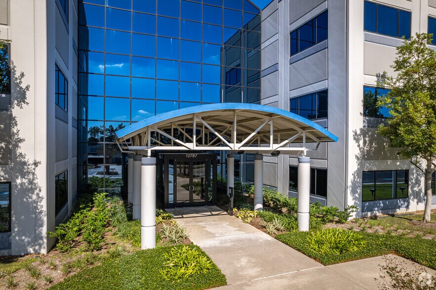 More Photos Of 10777 Clay Rd, Houston Office For Lease