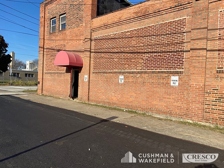 More Photos Of 3301-3303 Lakeside Ave E, Cleveland Warehouse For Lease