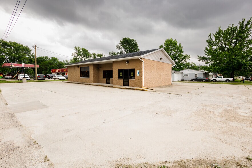 More Photos Of 417 N Saint John St, Bethany Restaurant For Sale