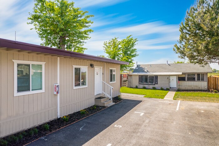 More Photos Of 6345 Bethel Island Rd, Bethel Island Apartments For Sale