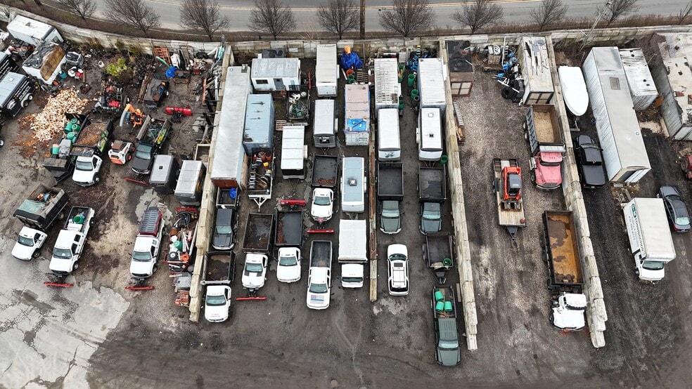 More Photos Of 168 Townline Rd, Kings Park Industrial For Lease