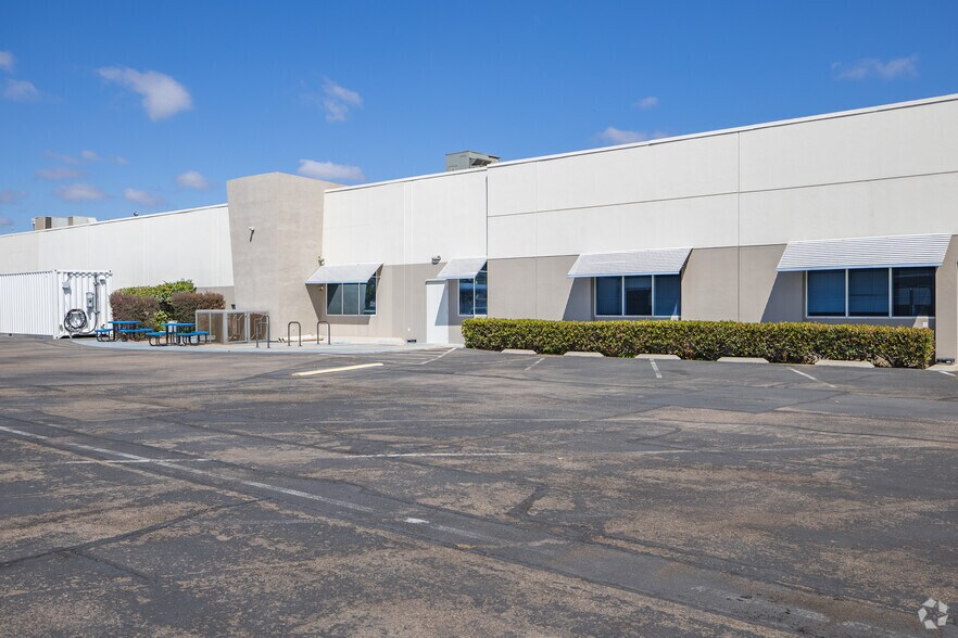 More Photos Of 9244 Balboa Ave, San Diego Light Manufacturing For Sale