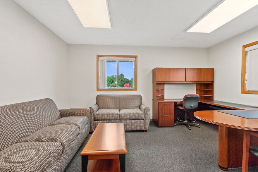 More Photos Of 3210 Post Rd, Stevens Point Office For Lease