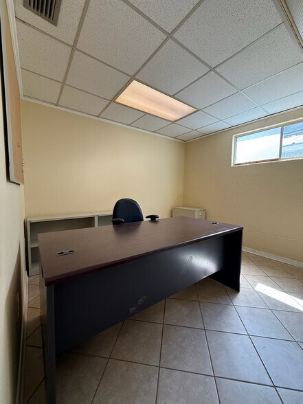 More Photos Of 3102 Canty St, Pascagoula Office For Sale