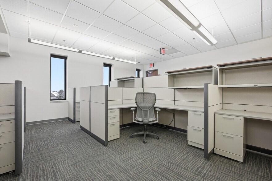More Photos Of 644 E Beaton Dr, West Fargo Office For Lease