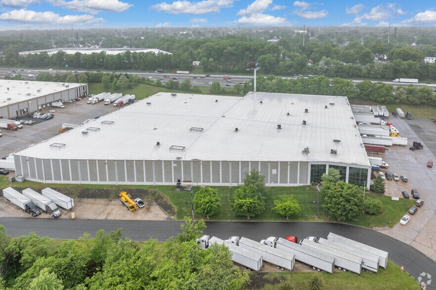 More Photos Of 70-96 Distribution Blvd, Edison Warehouse For Lease