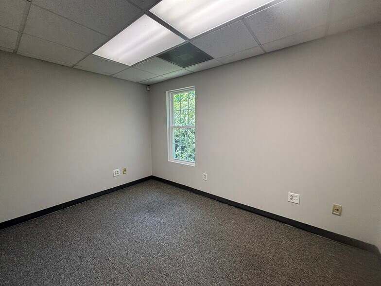 More Photos Of 152 Milestone Way, Greenville Office For Lease