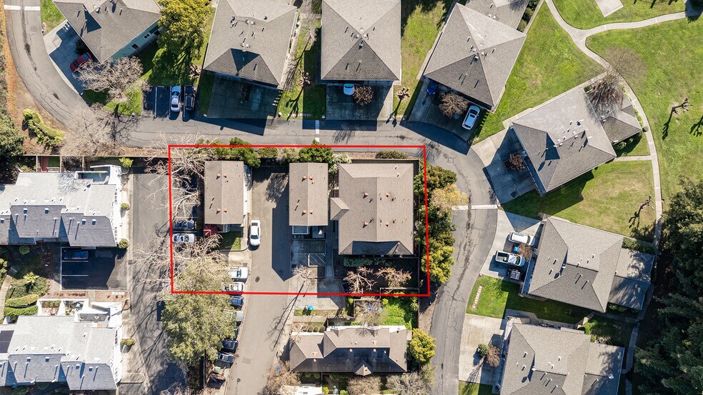 More Photos Of 2131 Naomi Pl, Santa Rosa Apartments For Sale