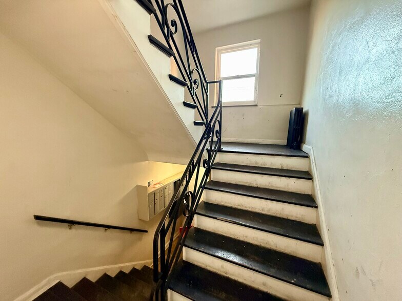 More Photos Of 2334 Kemper Ln, Cincinnati Apartments For Sale