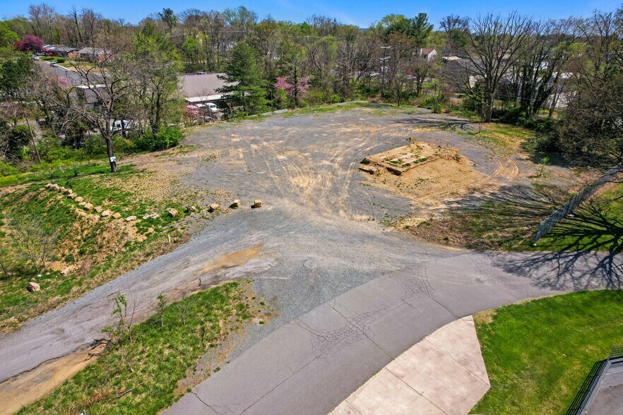 More Photos Of 230 N Brewster, Purcellville Land For Sale