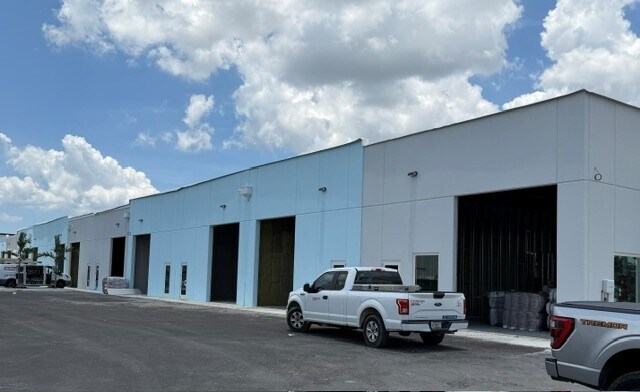 More Photos Of 1520-1526 SW 9th Pl, Cape Coral Mixed Retail For Sale