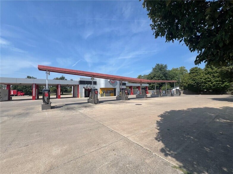More Photos Of 1916 Butterfield Coach Rd, Springdale Carwash For Sale