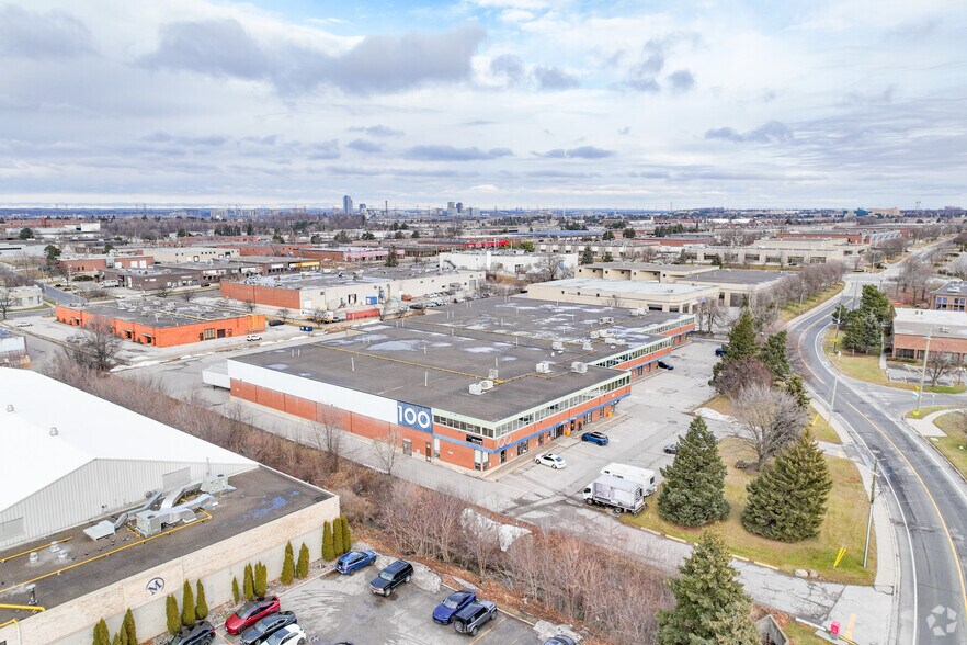 More Photos Of 100 Steelcase Rd E, Markham Showroom For Lease