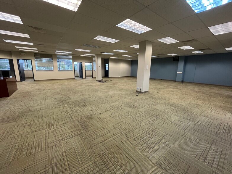 More Photos Of 422 6th St, New Westminster Loft Creative Space For Lease