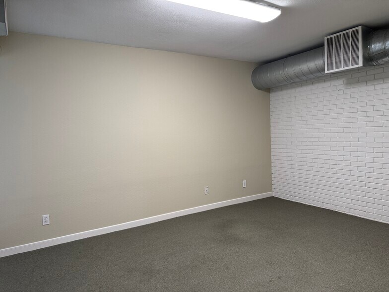 More Photos Of 2833 Nasa Pky, Seabrook Office For Lease