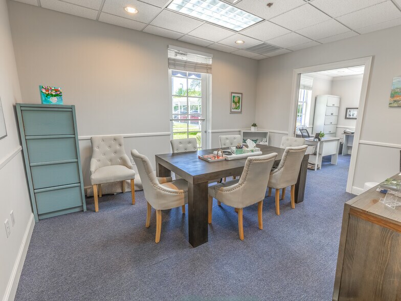 More Photos Of 1555 Indian River Blvd, Vero Beach Medical For Lease