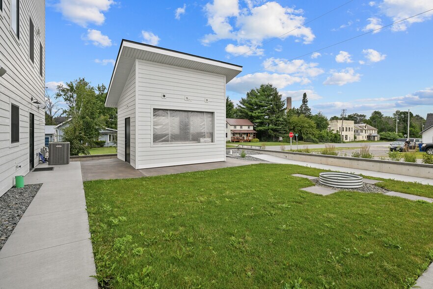 More Photos Of 3061 County Q rd, Nelsonville Flex For Sale