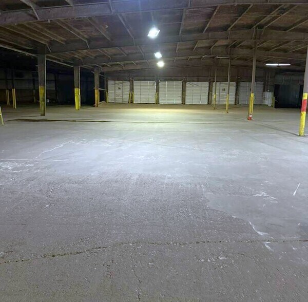 More Photos Of 210 E Sweet Potato St, Vardaman Warehouse For Lease