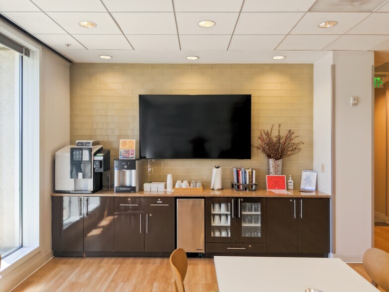 More Photos Of 2475 Northwinds Pky, Alpharetta Coworking Space