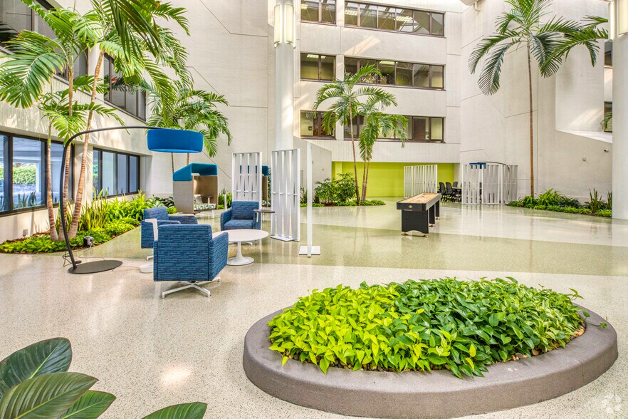 More Photos Of 405 N Reo St, Tampa Office For Lease