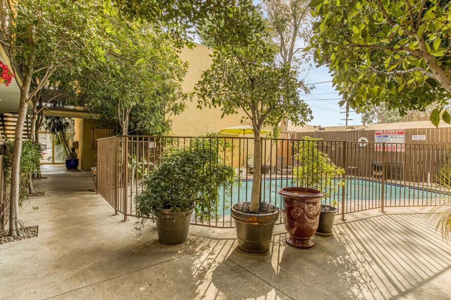 More Photos Of 14641 Magnolia Blvd, Sherman Oaks Apartments For Sale