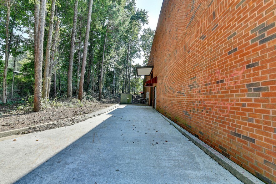 More Photos Of 1310 Capital Cir, Lawrenceville Warehouse For Sale
